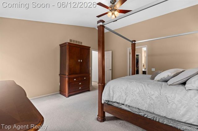 1570 Sugar Maple Way, West Bloomfield, MI 48324