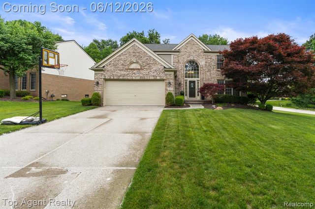 1570 Sugar Maple Way, West Bloomfield, MI 48324