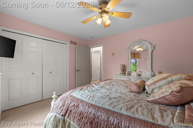 1570 Sugar Maple Way, West Bloomfield, MI 48324