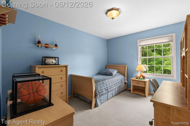 1570 Sugar Maple Way, West Bloomfield, MI 48324