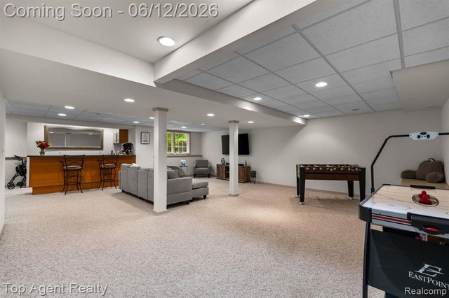 1570 Sugar Maple Way, West Bloomfield, MI 48324