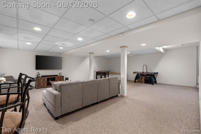 1570 Sugar Maple Way, West Bloomfield, MI 48324