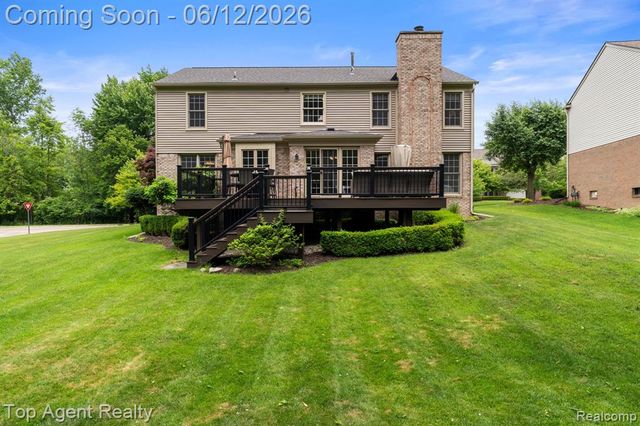 1570 Sugar Maple Way, West Bloomfield, MI 48324