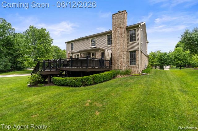 1570 Sugar Maple Way, West Bloomfield, MI 48324