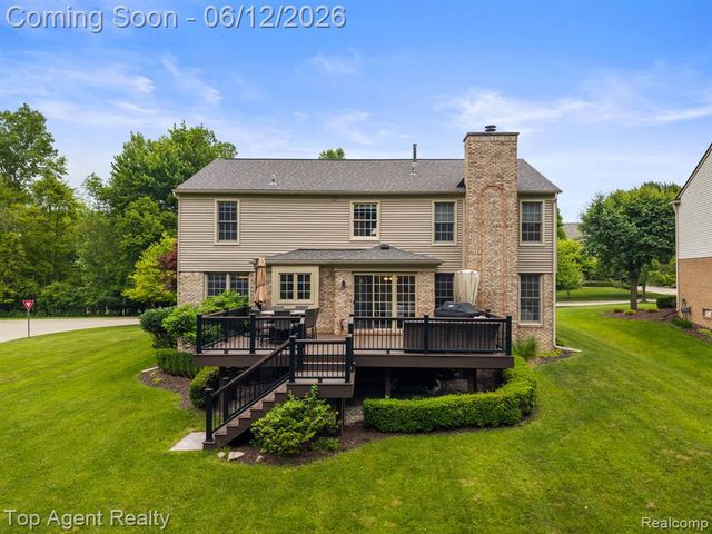 1570 Sugar Maple Way, West Bloomfield, MI 48324