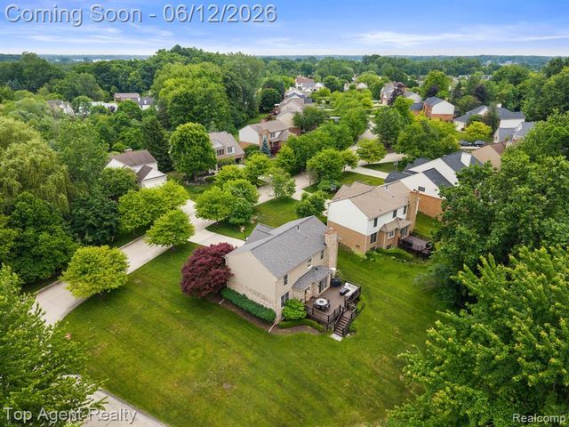 1570 Sugar Maple Way, West Bloomfield, MI 48324