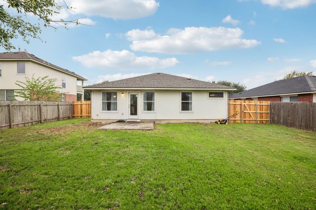 1106 Henderson DR, Leander, TX 78641