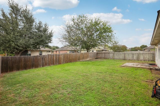 1106 Henderson DR, Leander, TX 78641