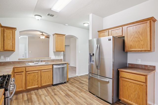 1106 Henderson DR, Leander, TX 78641