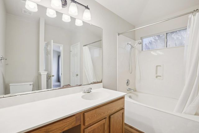 1106 Henderson DR, Leander, TX 78641