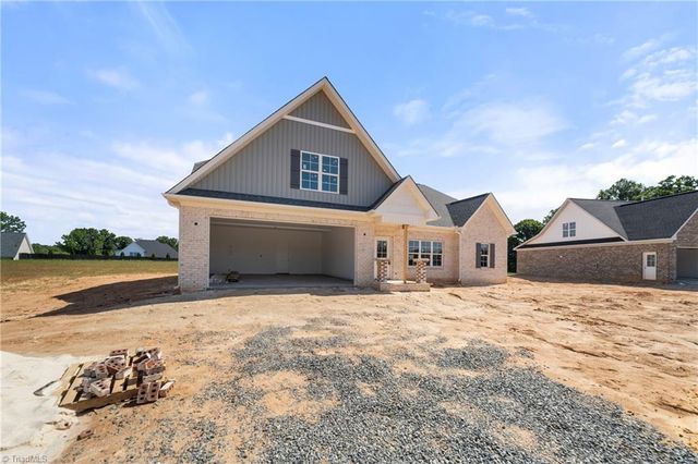 242 Avian Lane, Winston-salem, NC 27127