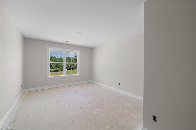 242 Avian Lane, Winston-salem, NC 27127