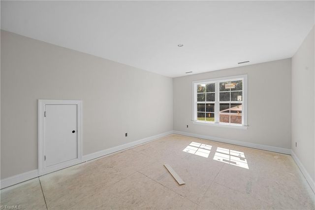242 Avian Lane, Winston-salem, NC 27127
