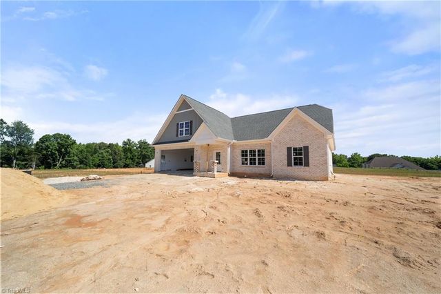 242 Avian Lane, Winston-salem, NC 27127