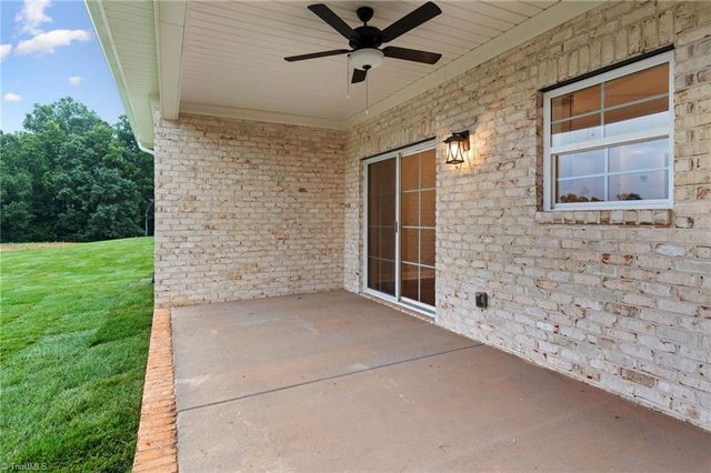 242 Avian Lane, Winston-salem, NC 27127