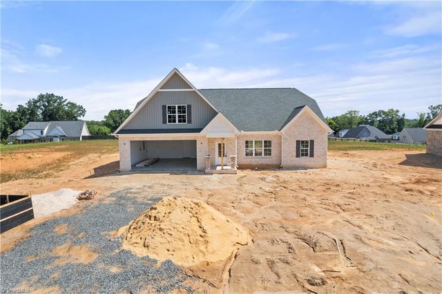 242 Avian Lane, Winston-salem, NC 27127