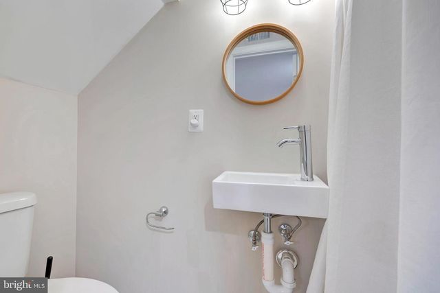 3428 DIX ST NE, Washington, DC 20019