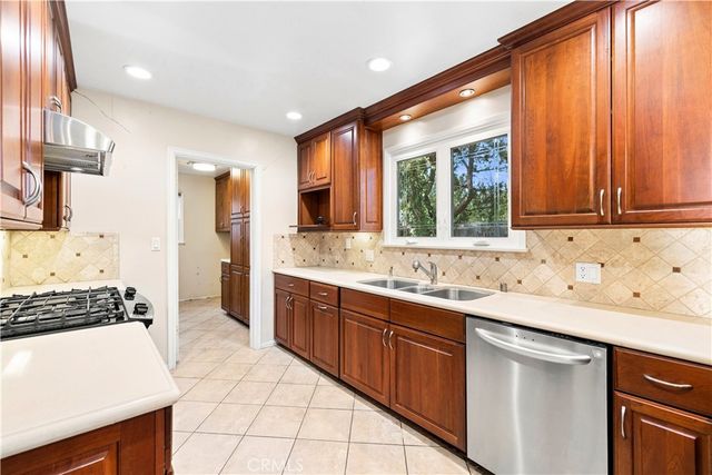 23709 Community Street, West Hills, CA 91304