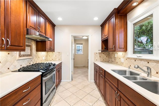 23709 Community Street, West Hills, CA 91304