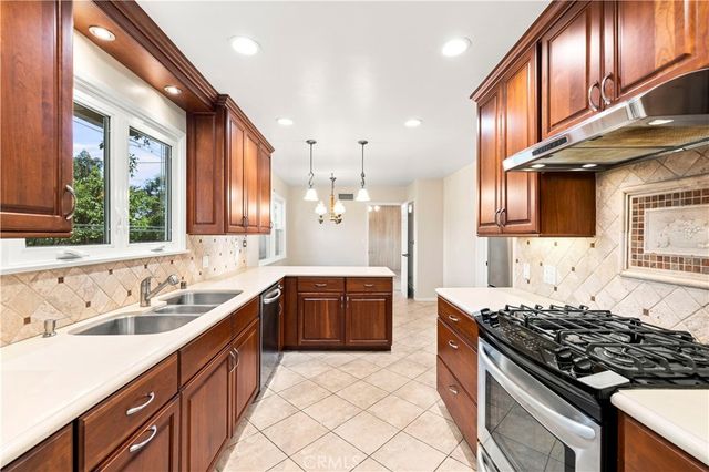 23709 Community Street, West Hills, CA 91304