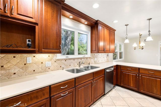 23709 Community Street, West Hills, CA 91304