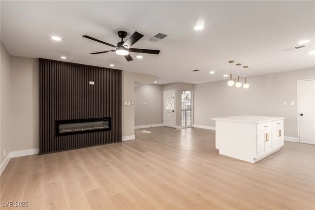 4420 El Cebra Way, Las Vegas, NV 89121