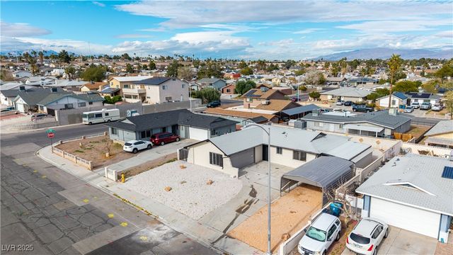 4420 El Cebra Way, Las Vegas, NV 89121