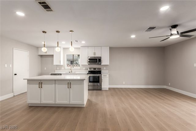 4420 El Cebra Way, Las Vegas, NV 89121