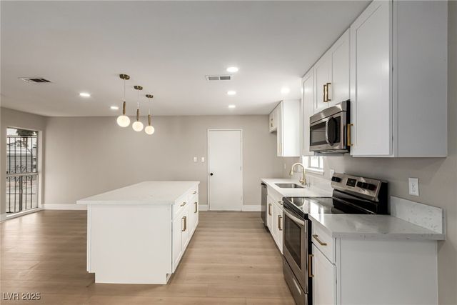 4420 El Cebra Way, Las Vegas, NV 89121