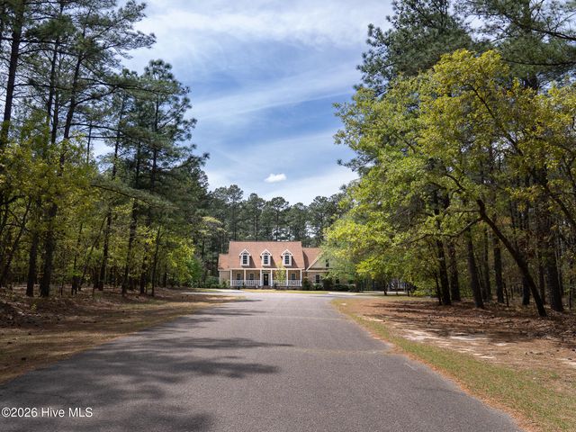 15940 Lovegrass Lane, Wagram, NC 28396