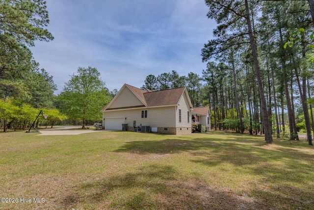 15940 Lovegrass Lane, Wagram, NC 28396