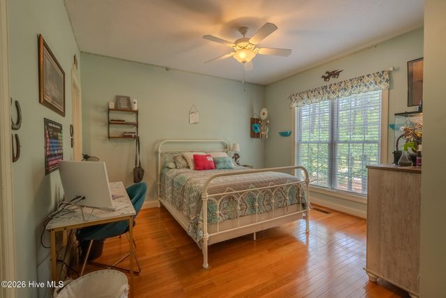 15940 Lovegrass Lane, Wagram, NC 28396