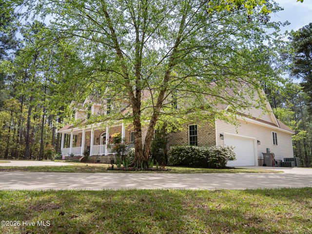 15940 Lovegrass Lane, Wagram, NC 28396