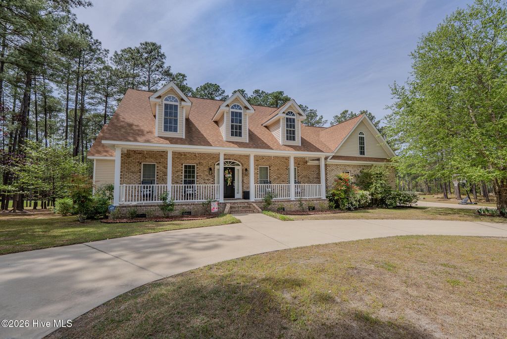 15940 Lovegrass Lane, Wagram, NC 28396