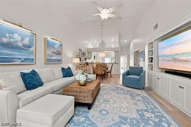 470 Country Hollow CT I204, Naples, FL 34104