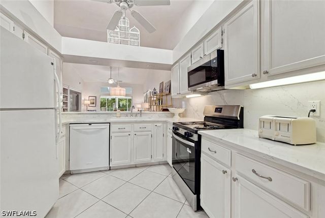 470 Country Hollow CT I204, Naples, FL 34104