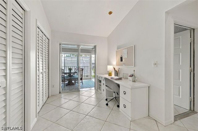 470 Country Hollow CT I204, Naples, FL 34104