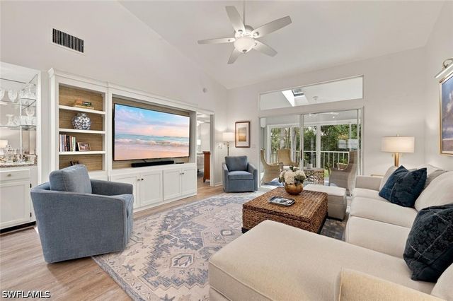 470 Country Hollow CT I204, Naples, FL 34104
