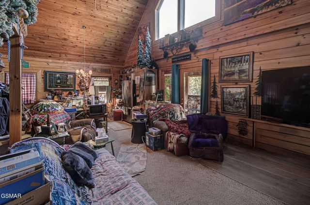 2505 Fleming Way, Sevierville, TN 37876