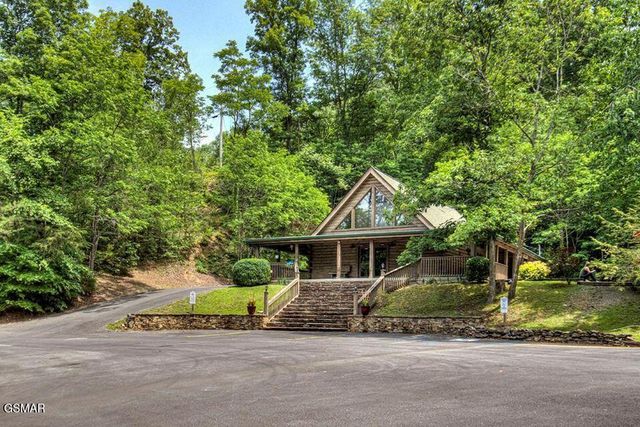 2505 Fleming Way, Sevierville, TN 37876