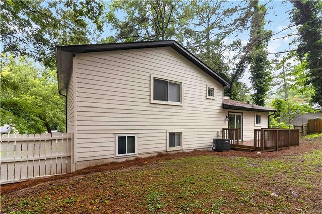 3292 Mixon Way, Stone Mountain, GA 30087