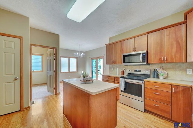 4911 S 76th Street, Lincoln, NE 68516