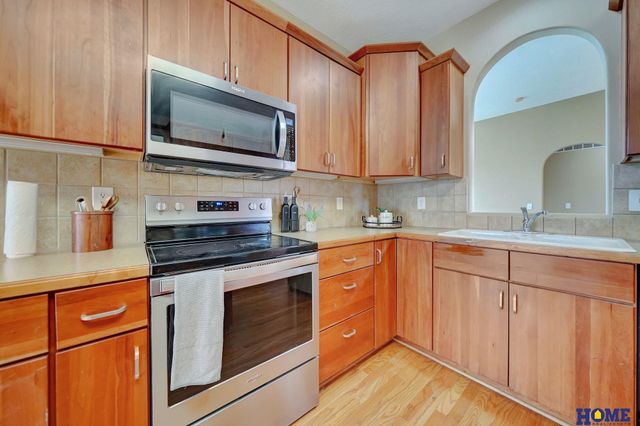 4911 S 76th Street, Lincoln, NE 68516