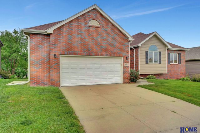 4911 S 76th Street, Lincoln, NE 68516