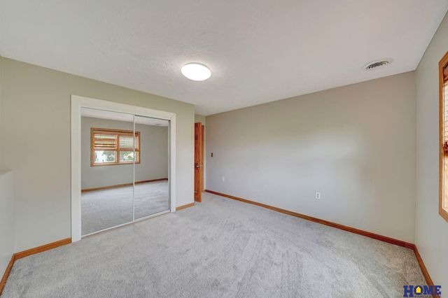 4911 S 76th Street, Lincoln, NE 68516