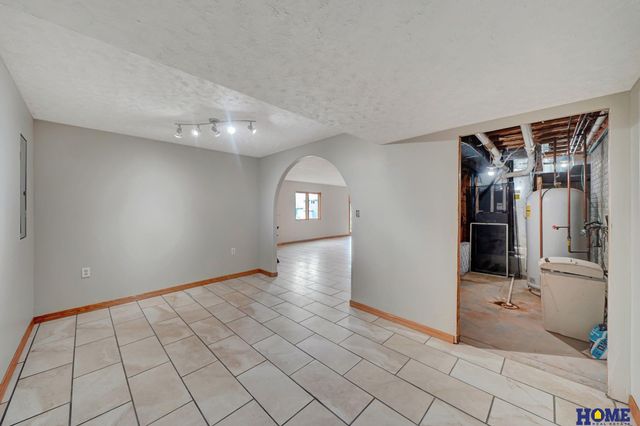 4911 S 76th Street, Lincoln, NE 68516