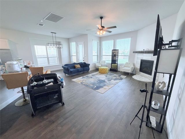 516 William Court, Arlington, TX 76002