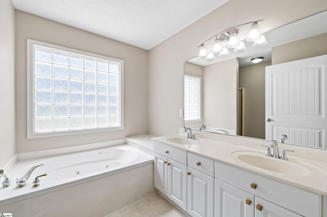 200 Holly Chase Drive, Piedmont, SC 29673