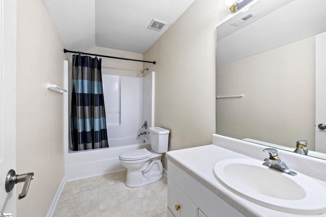 200 Holly Chase Drive, Piedmont, SC 29673