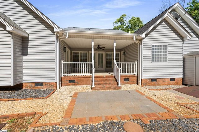 200 Holly Chase Drive, Piedmont, SC 29673